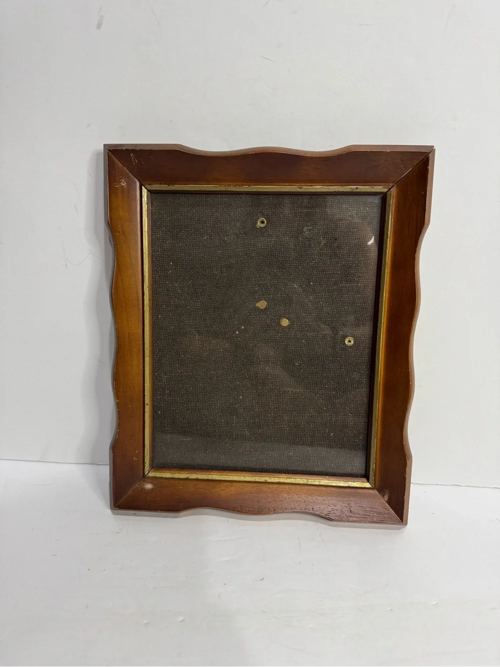 Vintage Scalloped Edge Wood Picture Frame with Gold Inner Accent